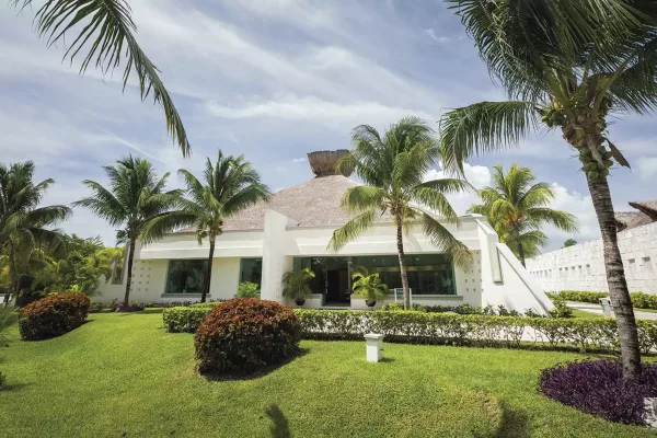Bluebay Grand Esmeralda11