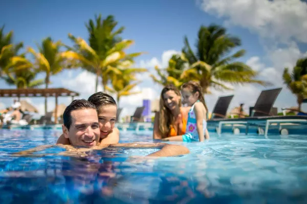 Bluebay Grand Esmeralda14