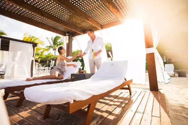 Bluebay Grand Esmeralda4