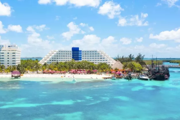 Grand Oasis Palm