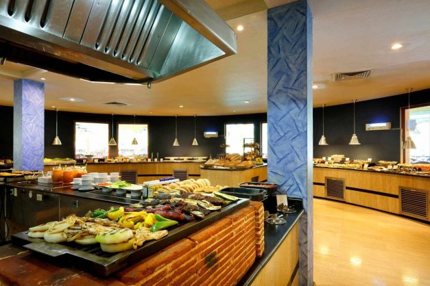 Grand Palladium Colonial12