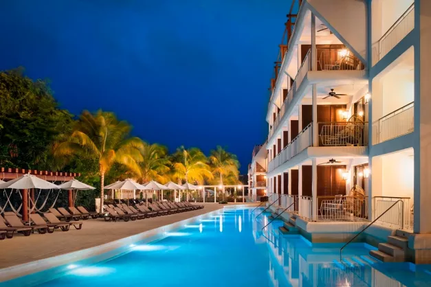 Ocean Riviera Paradise9