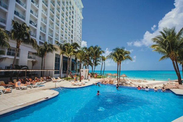 Pileta de Hotel Riu Cancún