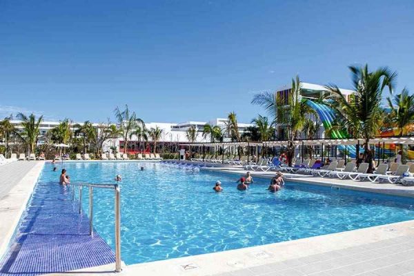 Pileta Hotel Riu Republica Punta Cana