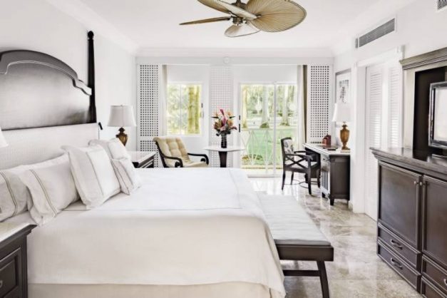 Royal Hideaway Playacar1