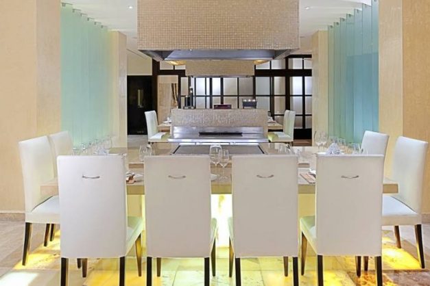 Royal Hideaway Playacar4