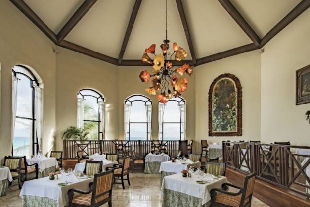 Royal Hideaway Playacar5