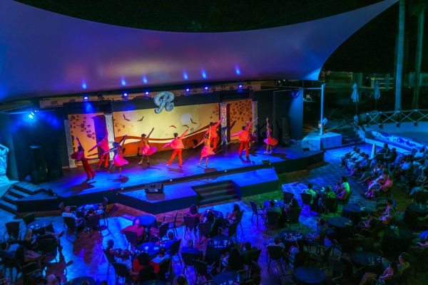 Royalton Hicacos19 Show de Hotel Varadeo