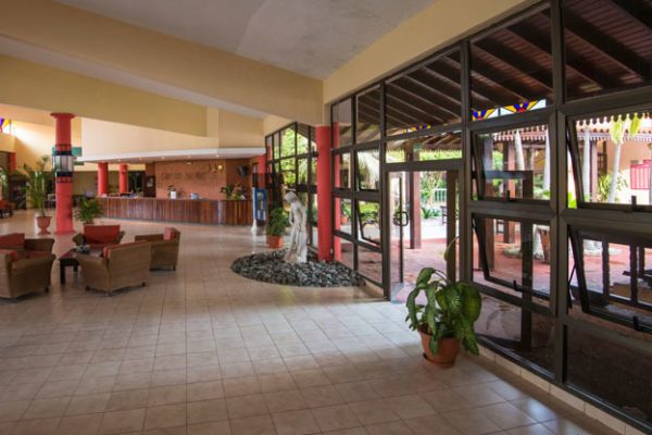 Lobby Hotel Starfish Cuatro Palmas