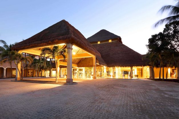 TRS Yucatan Hotel_Entrada al hotel