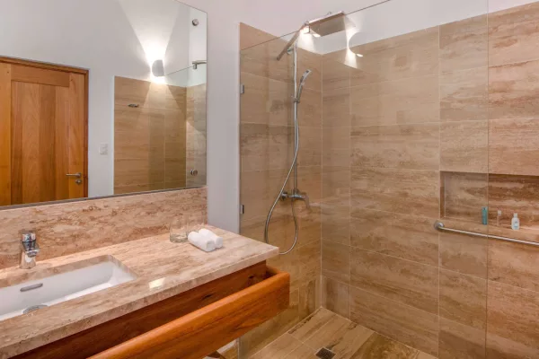 Baño de Hotel Viva V Samaná