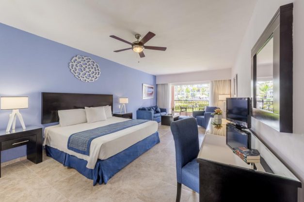 ocean-blue-y-sand-17 ocean-blue-y-sand-17