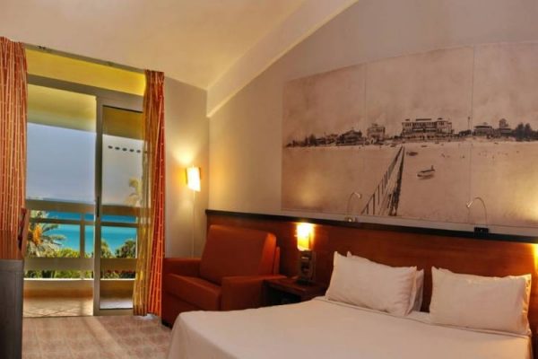 Occidental Arenas Blancas