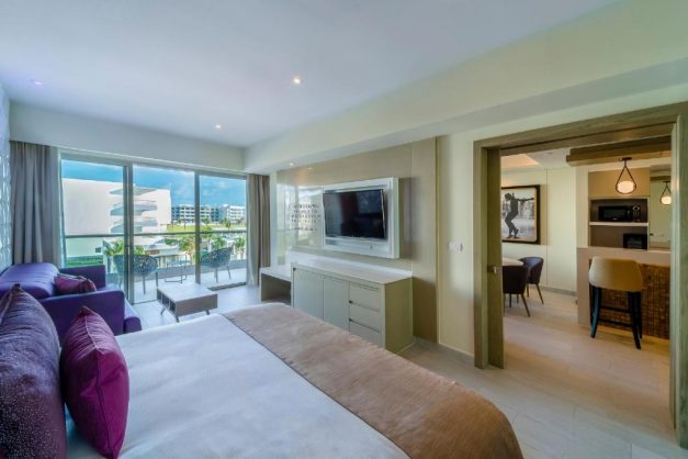 Planet Hollywood Scene Cancun2