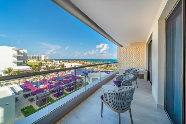 Planet Hollywood Scene Cancun25