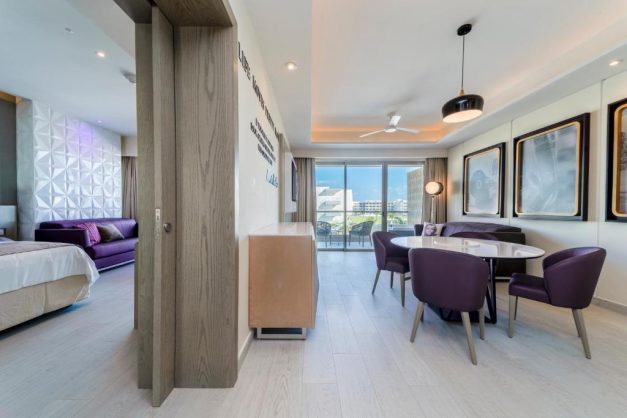 Planet Hollywood Scene Cancun27