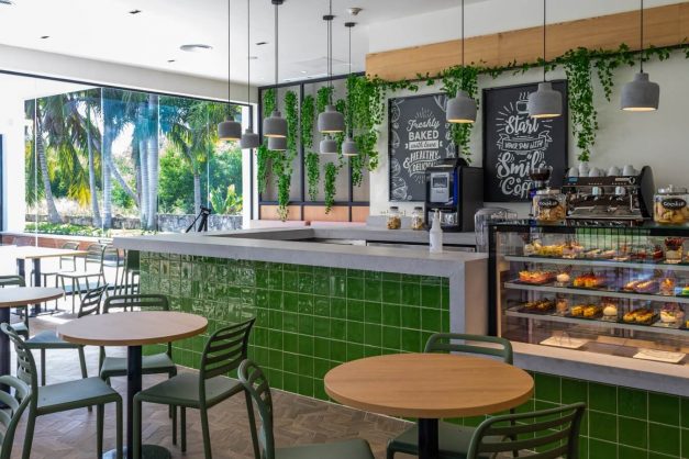 Tropical Deluxe Princess21