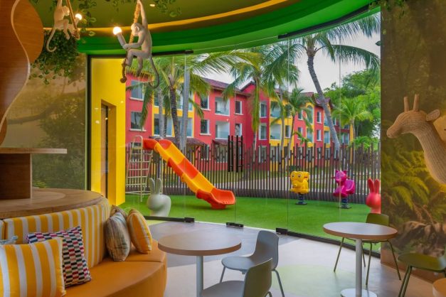 Tropical Deluxe Princess24