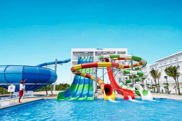 Riu Palace Costa Mujeres9 Pileta de Hotel en Cancún