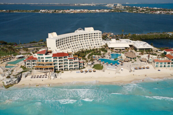 Grand Park Royal Luxury Resort Cancún