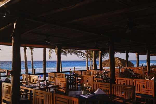 Bar en la playa Hotel Nyx Cancún